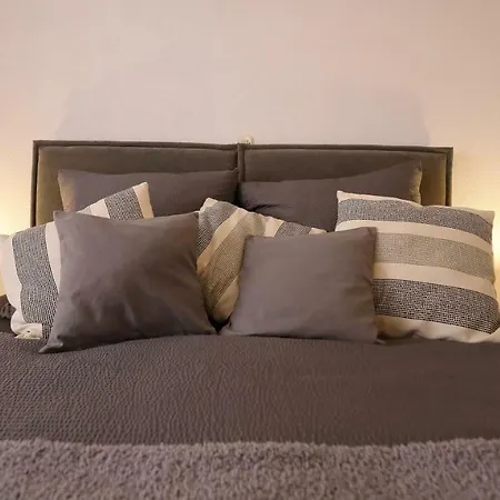 Carmen Deluxe Apartment Vir